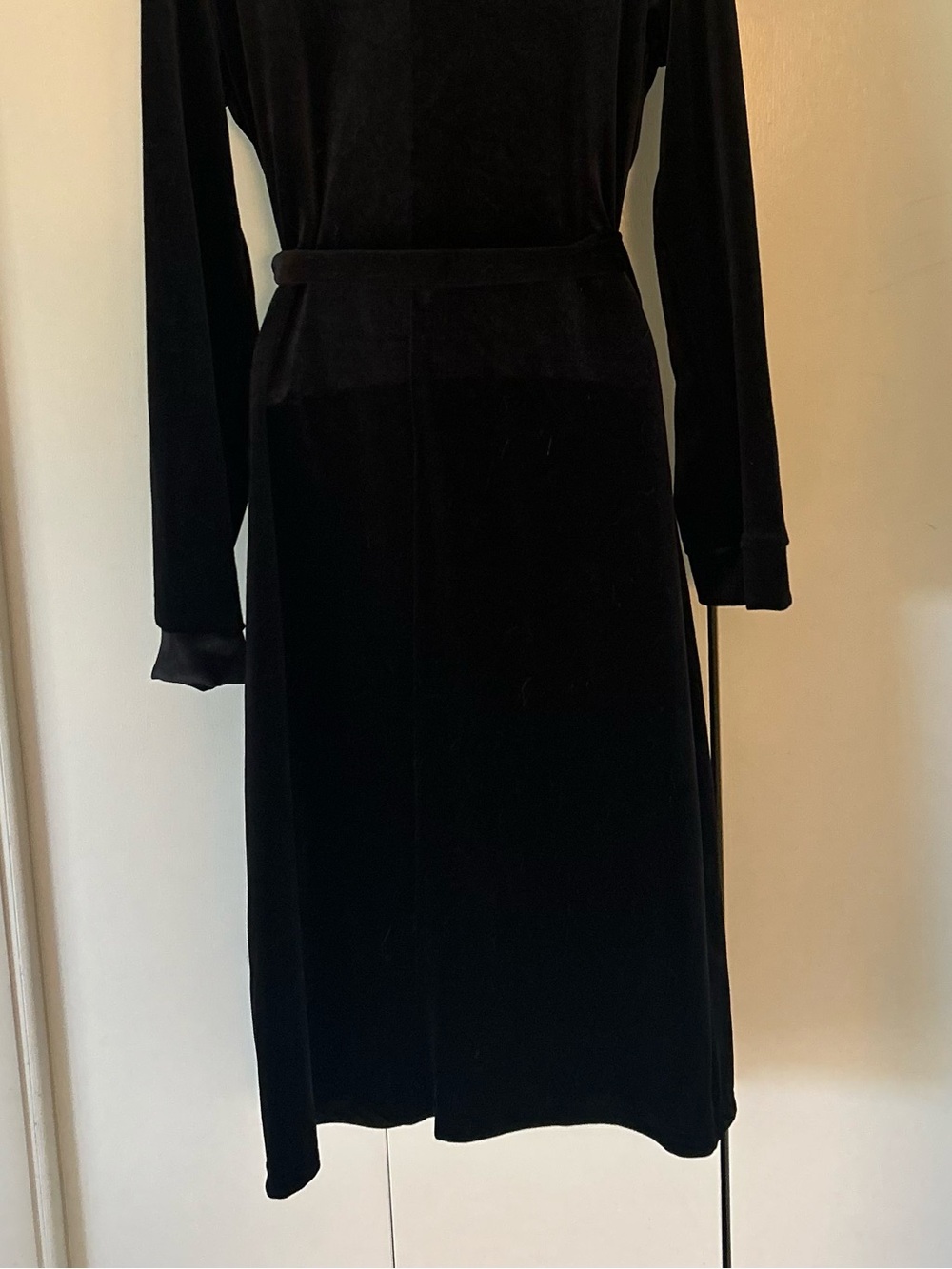 Futurino Velvet Long Belted Robe pockets NWT S - Picture 9 of 9